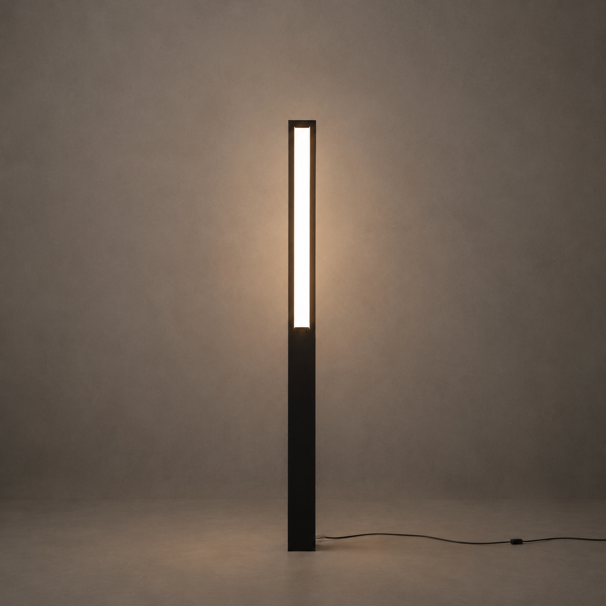 RIRZ PILLAR | Modern Wried Path Light — product view 5