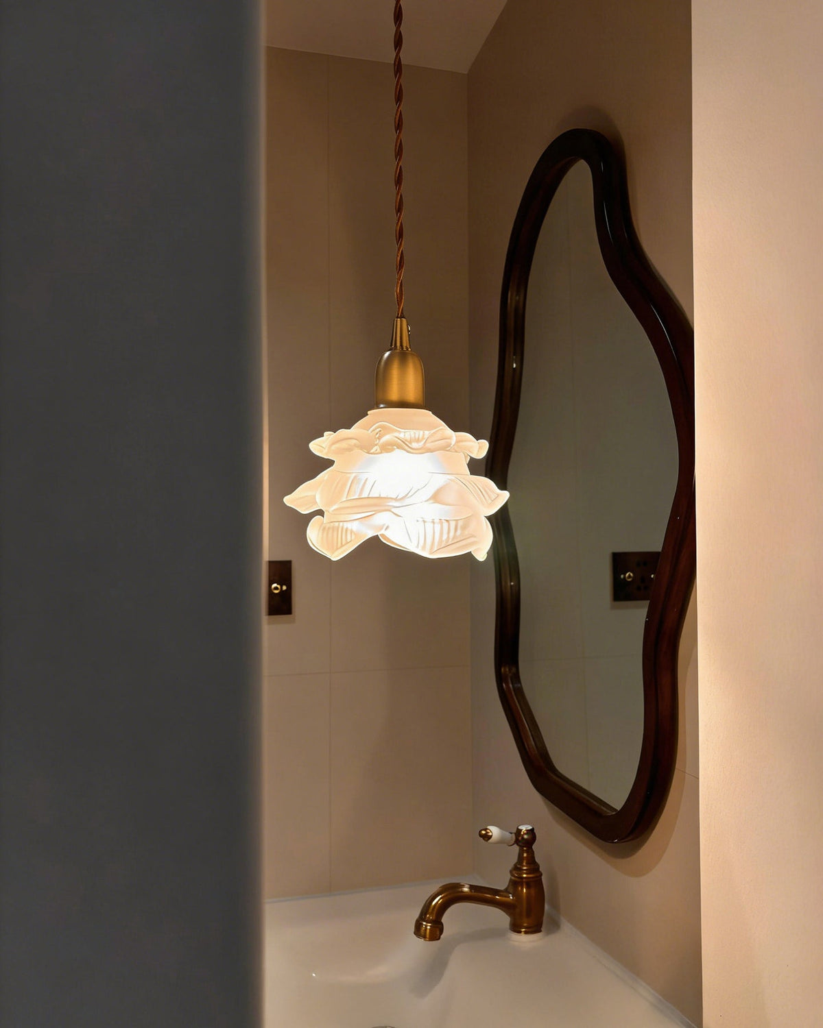 WOMO Cream White Glass Flower Pendant Light-WM3173 — product view 4