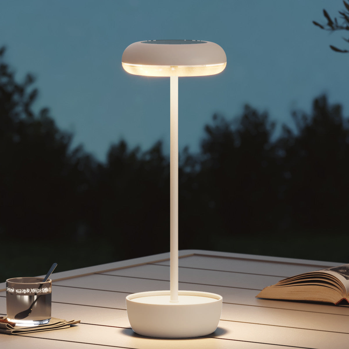 LOUNGE YARD Outdoor Table Lamp Solar Table Lamp with USB-Type C — product view 1