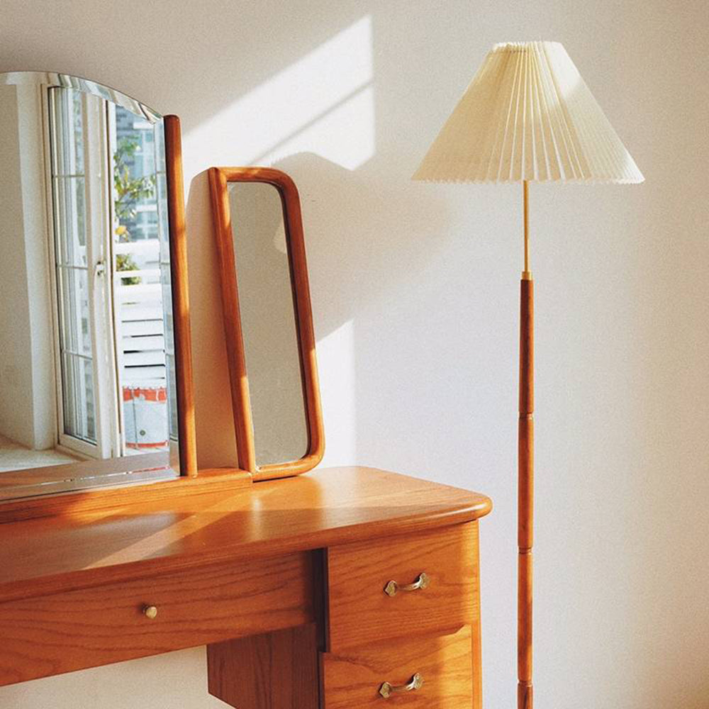 Ozawa Pleated Floor Lamp, 2 Colour — product view 4
