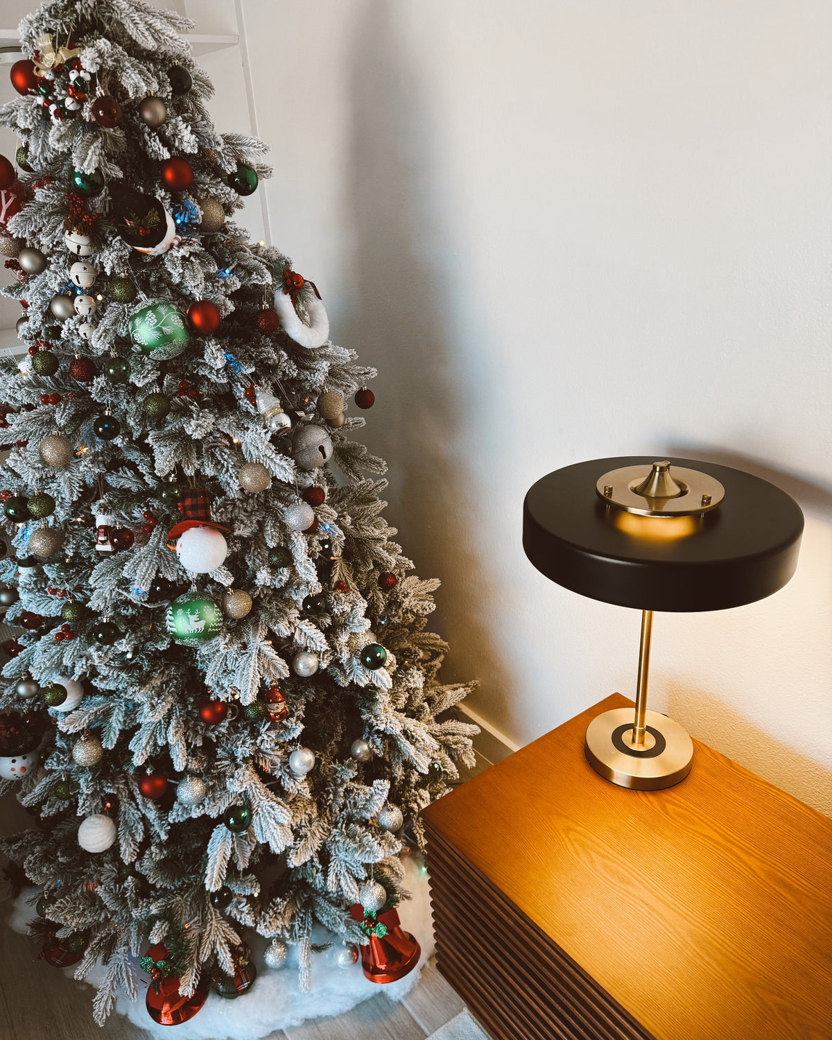 Mid-Century Round Table Lamp with Pull Chain Fabric Shade Warm LED Bedside Living Room — 3 Colors — product view 2