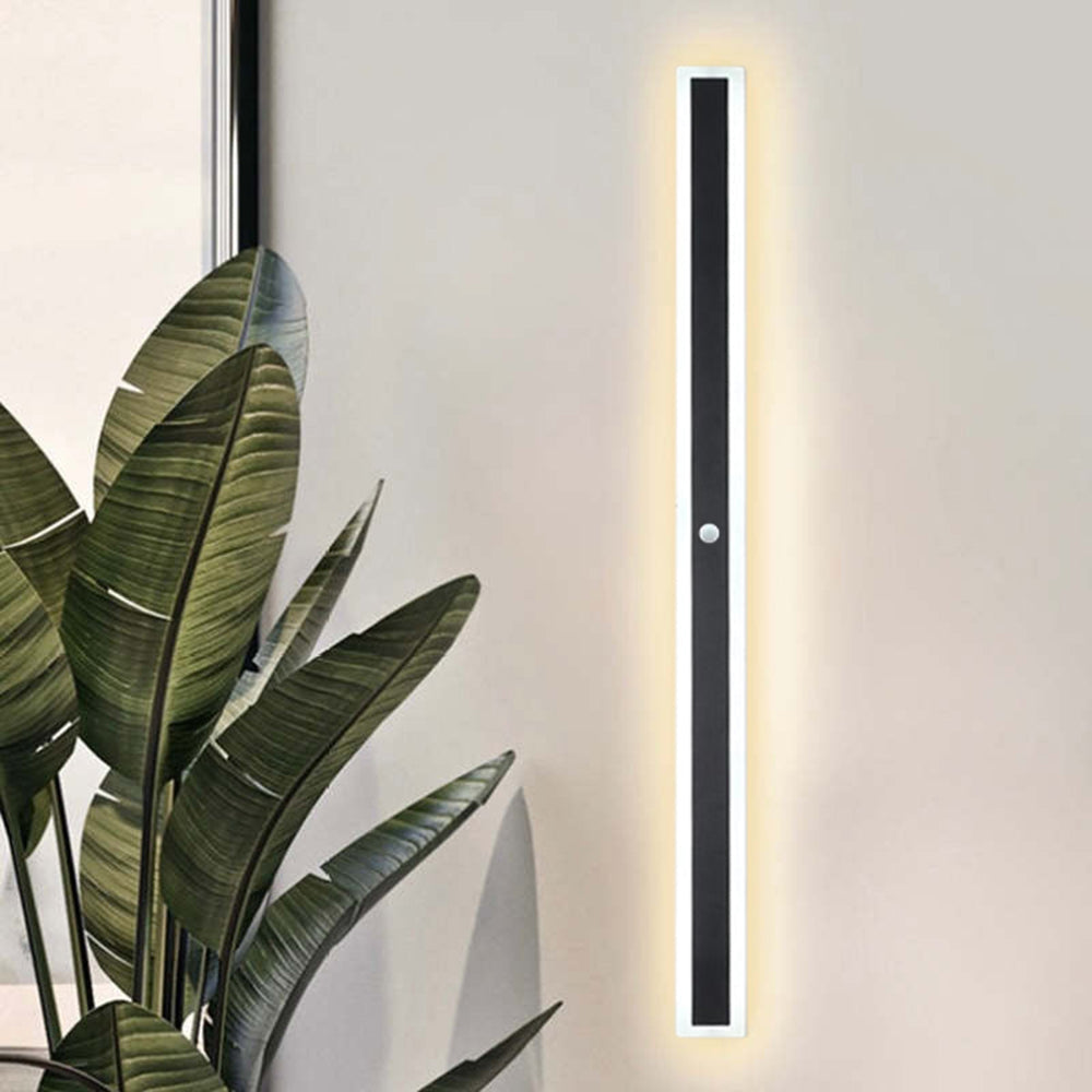 Vynn Modern Linear Outdoor Wall Lamp — product view 6
