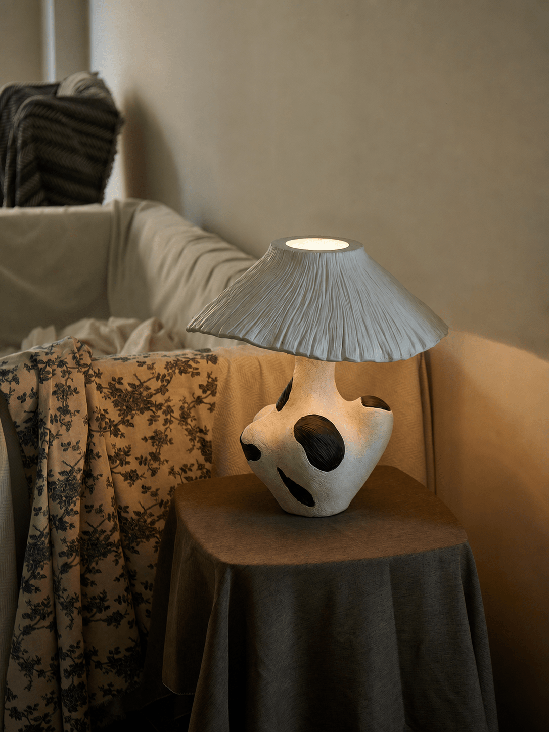 Mirea Sculptural Art Table Lamp — product view 6