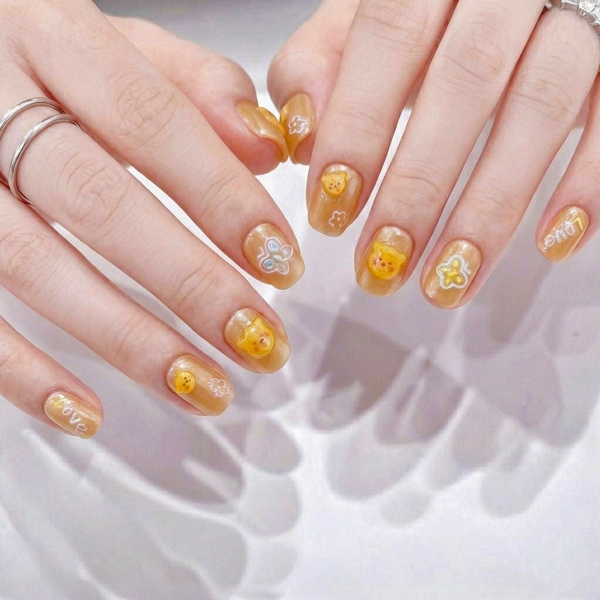Creative Floral Print Press-On Nails — product view 2