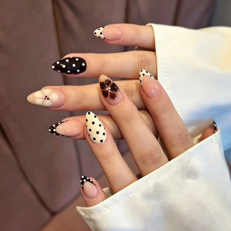 Chic Design Nail Art Kit — product view 1