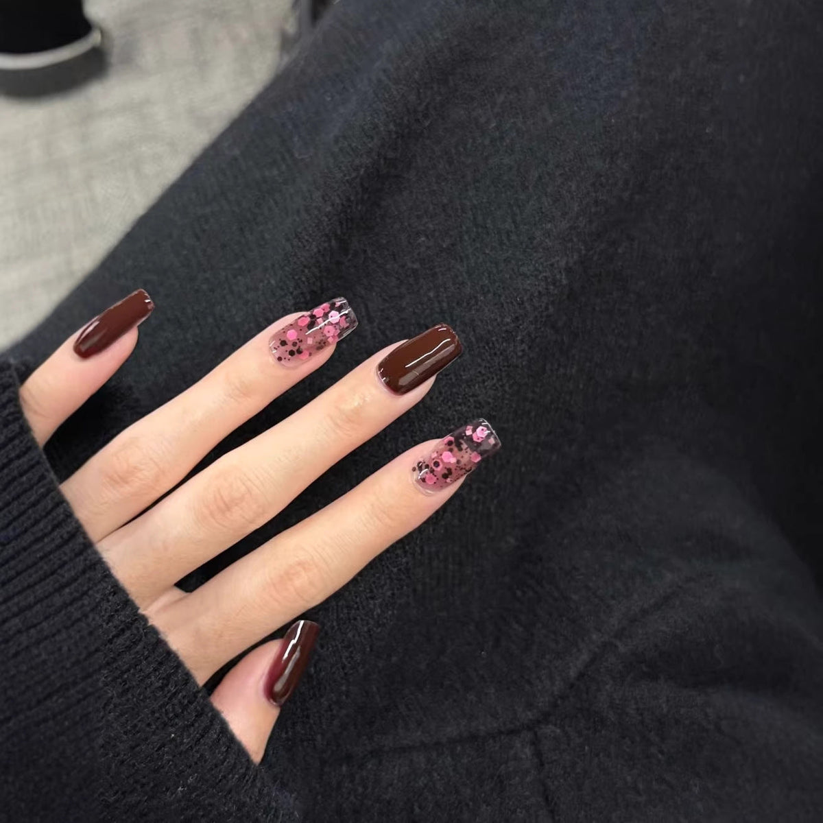 Artistic Gel Nail Tips — product view 3