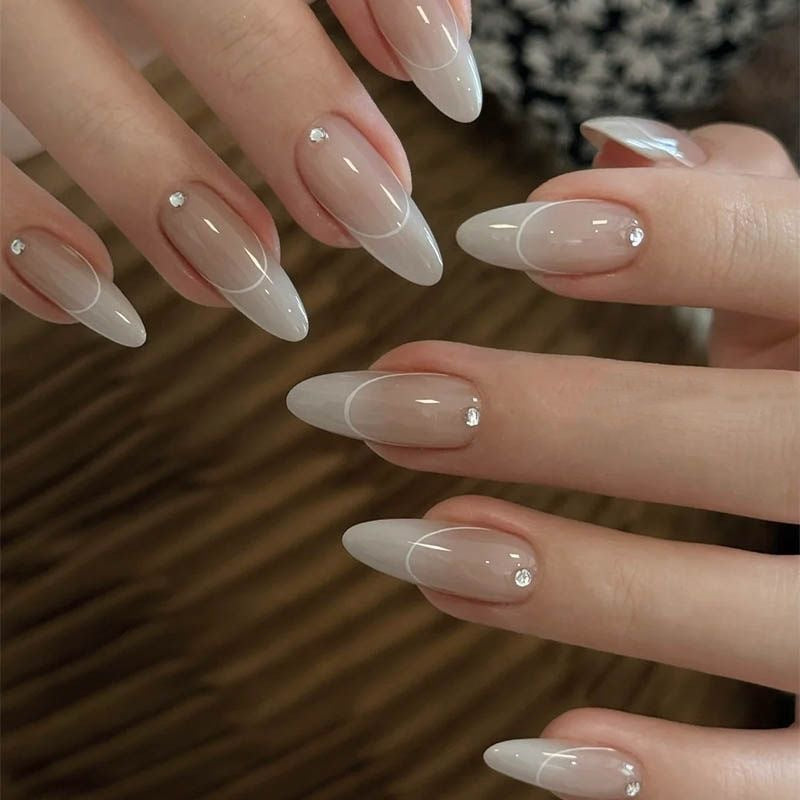 Elegant Nail Art — product view 3