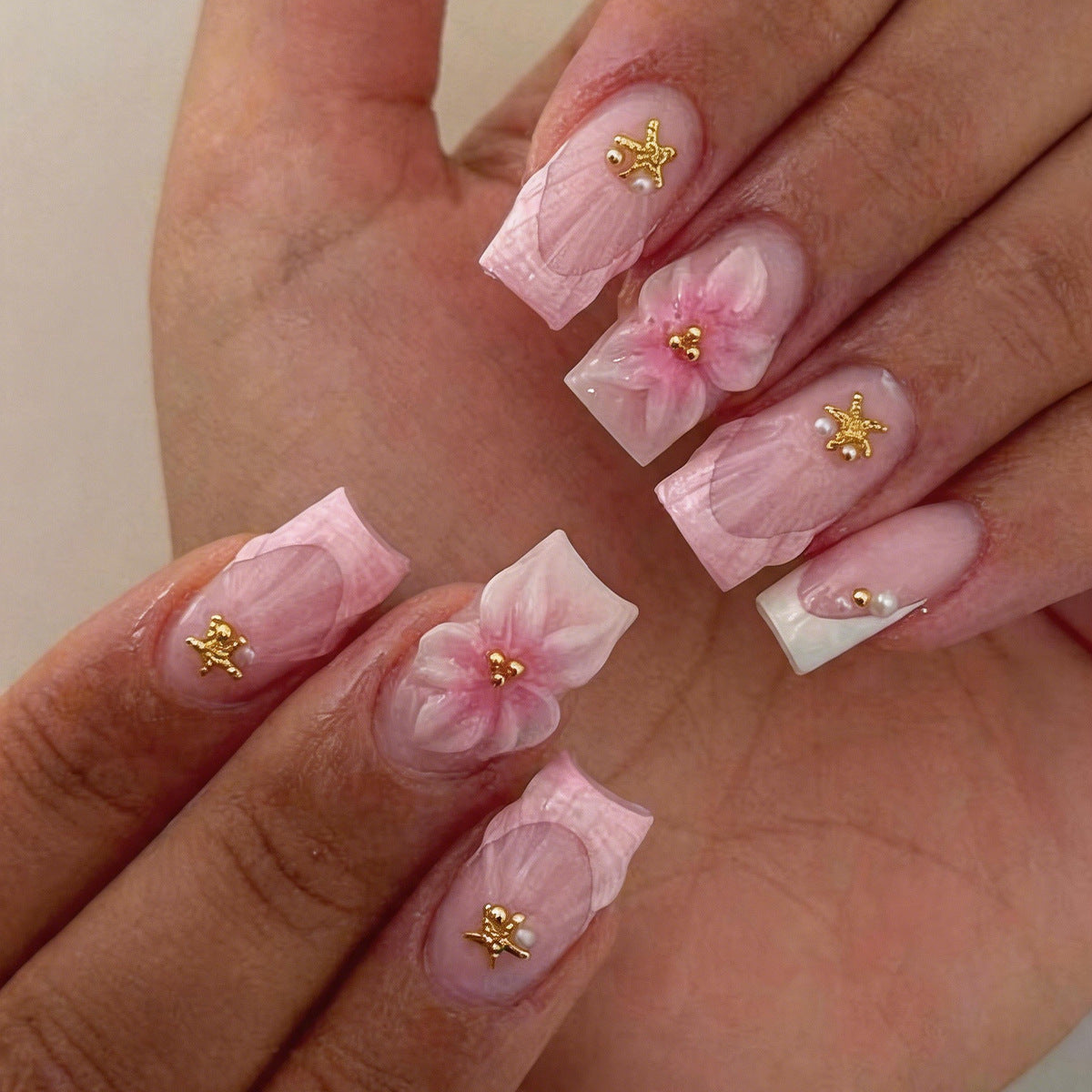 Artistic Press-On Nail Kit with Gel and Nail File — product view 2