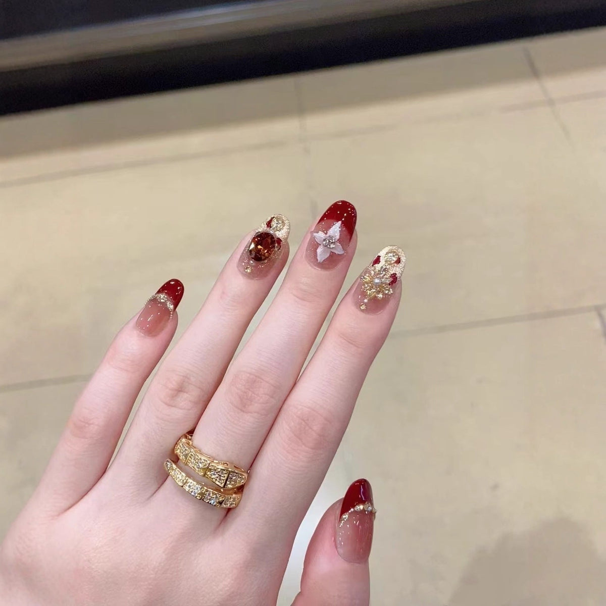 Artistic Holiday-Themed Nail Art Extensions — product view 1
