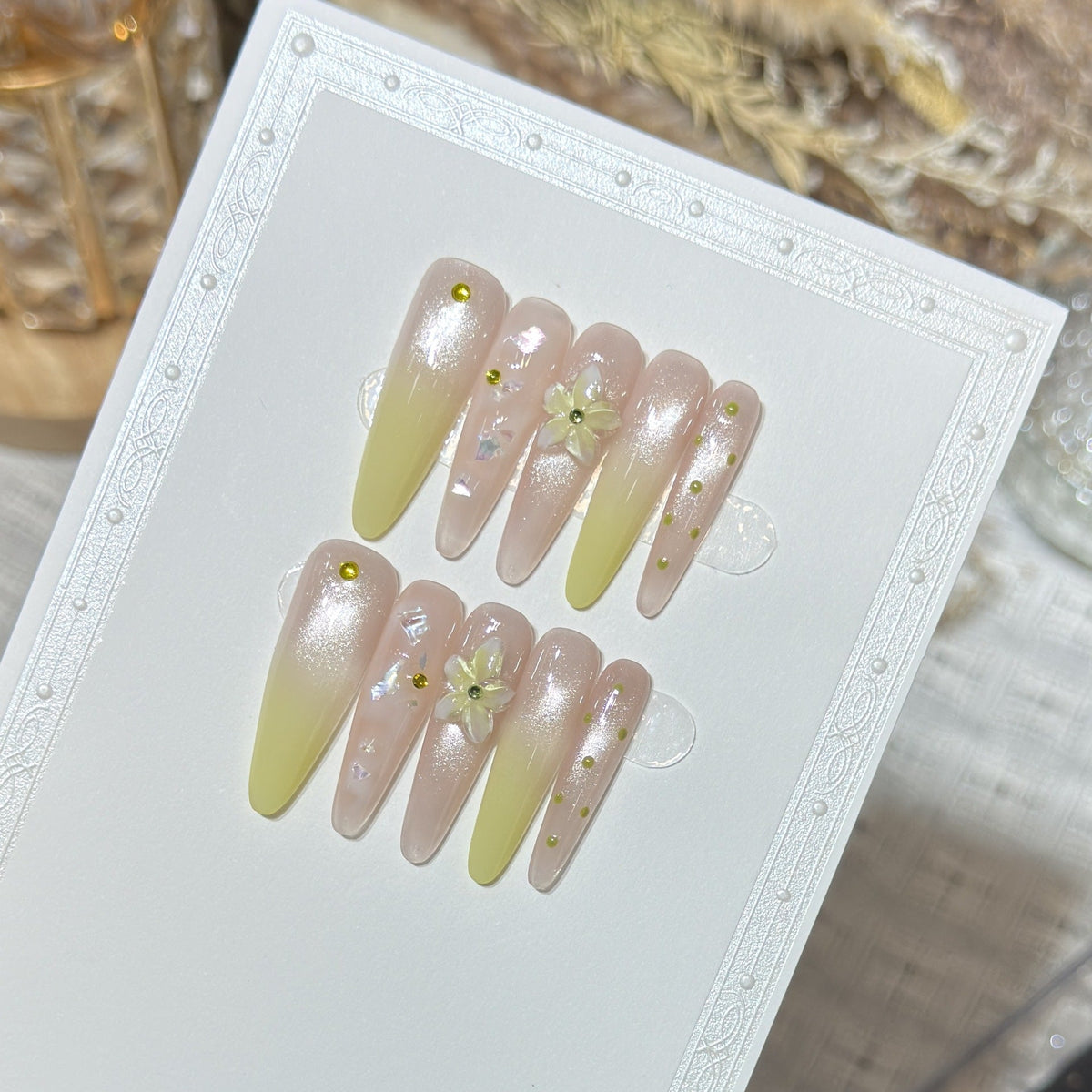 Floral Design Press-On Nails Set — product view 3