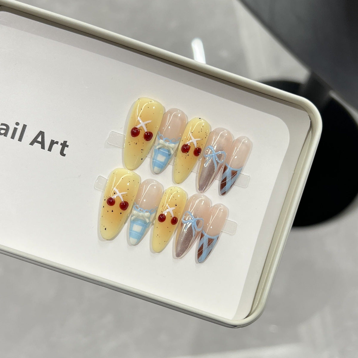 Creative Themed Press-On Nail Art Set — product view 3