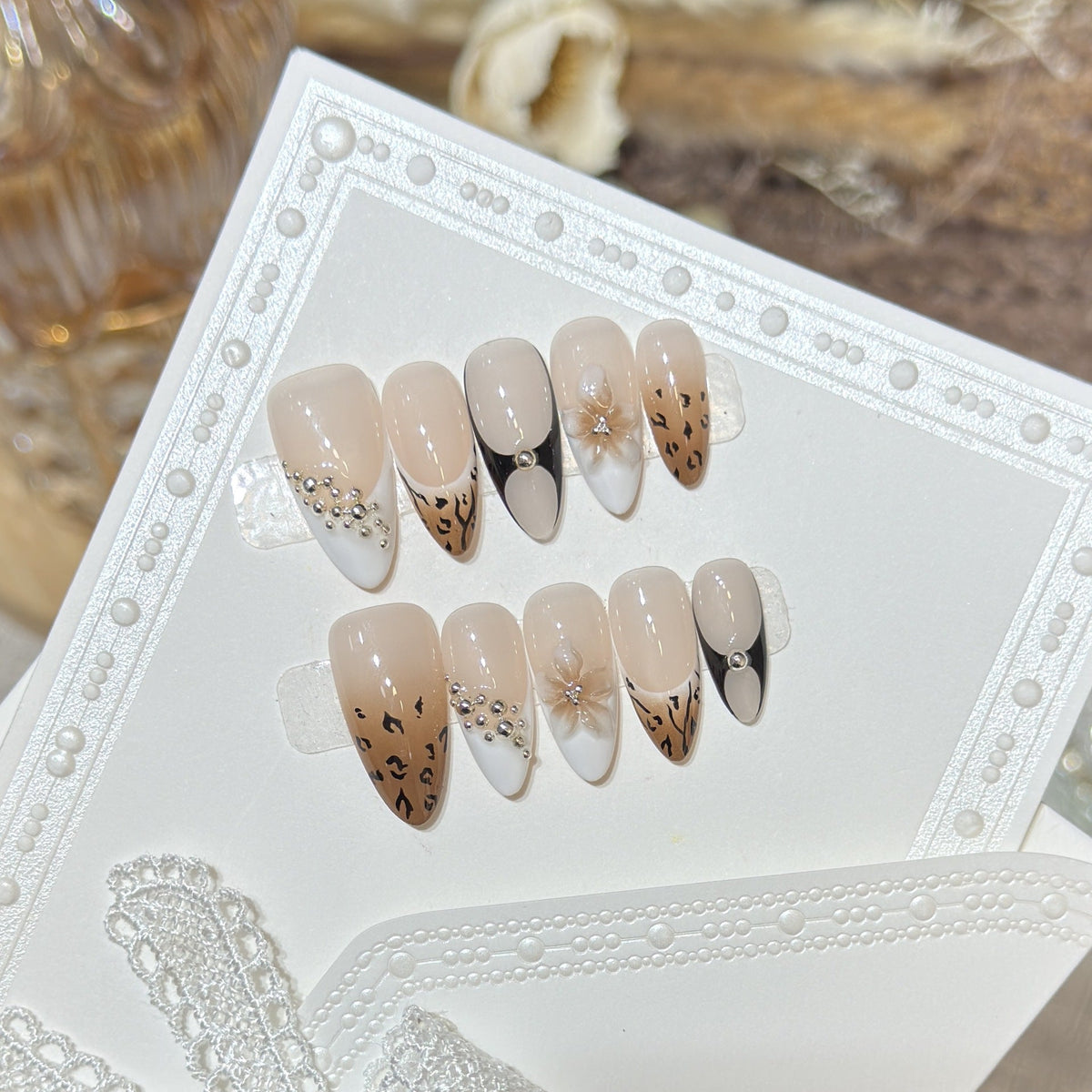 Fashionable Press-On Nail Set — product view 1