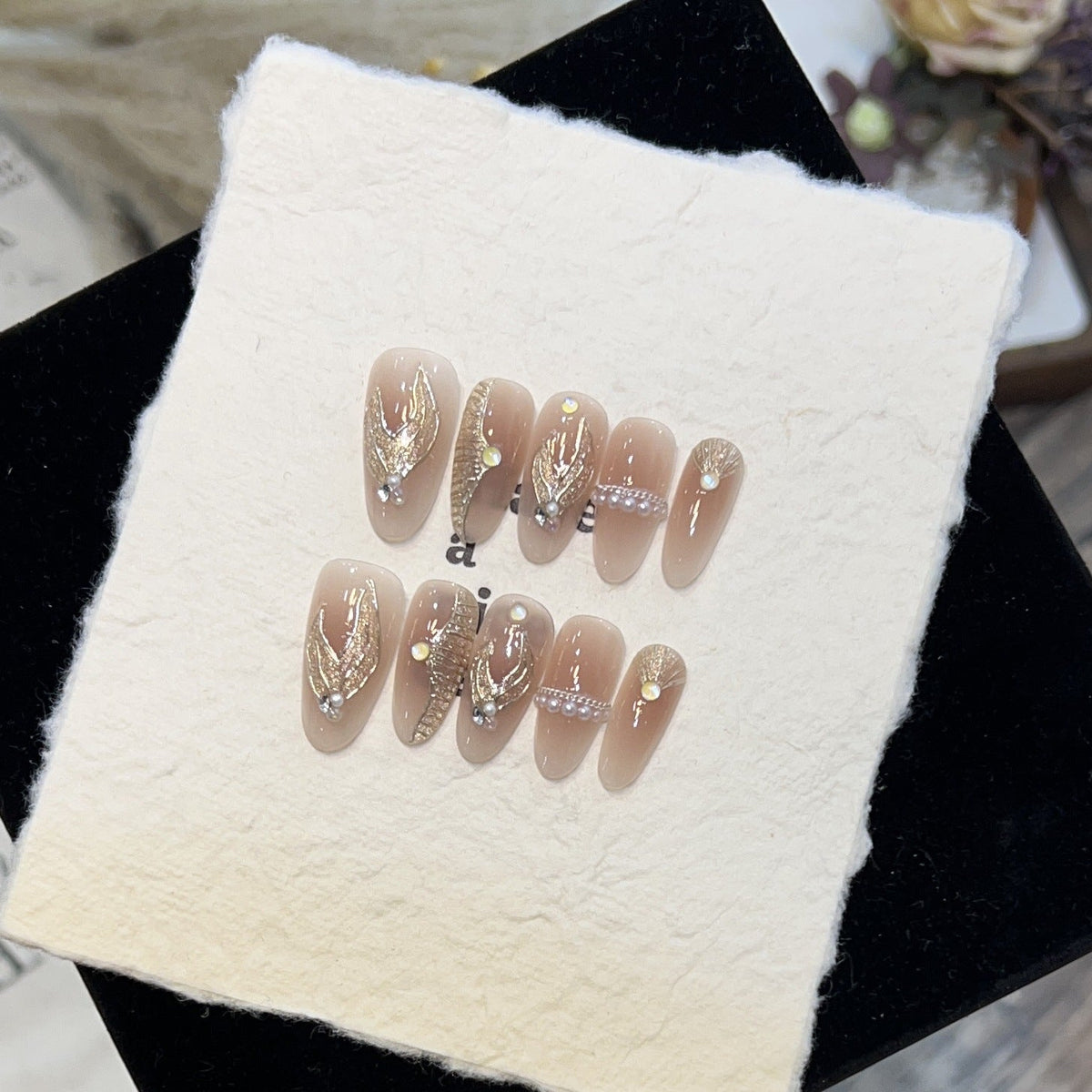 Glamorous Decorative Nail Set — product view 2