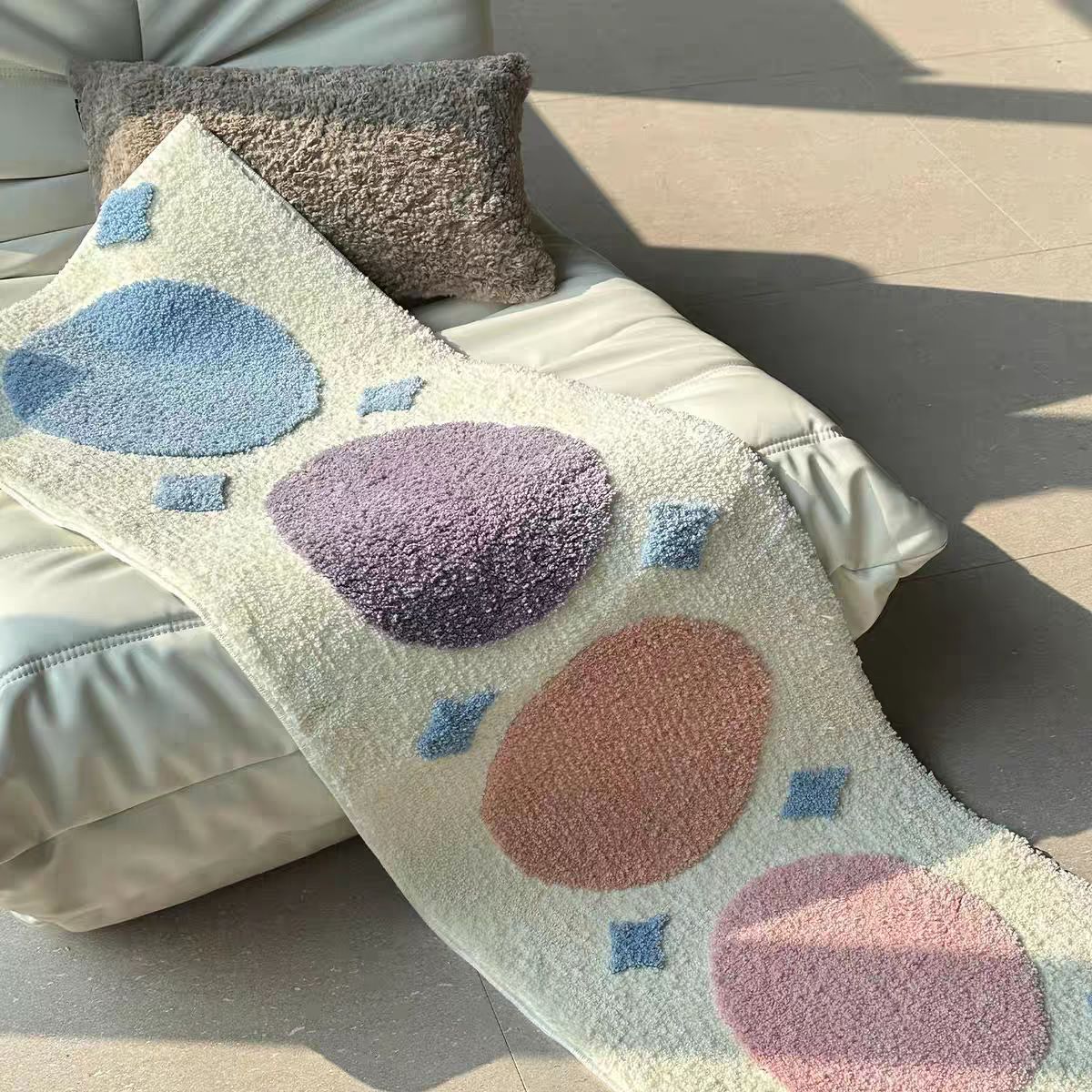 Decorative Area Rug Bowlift — product view 4