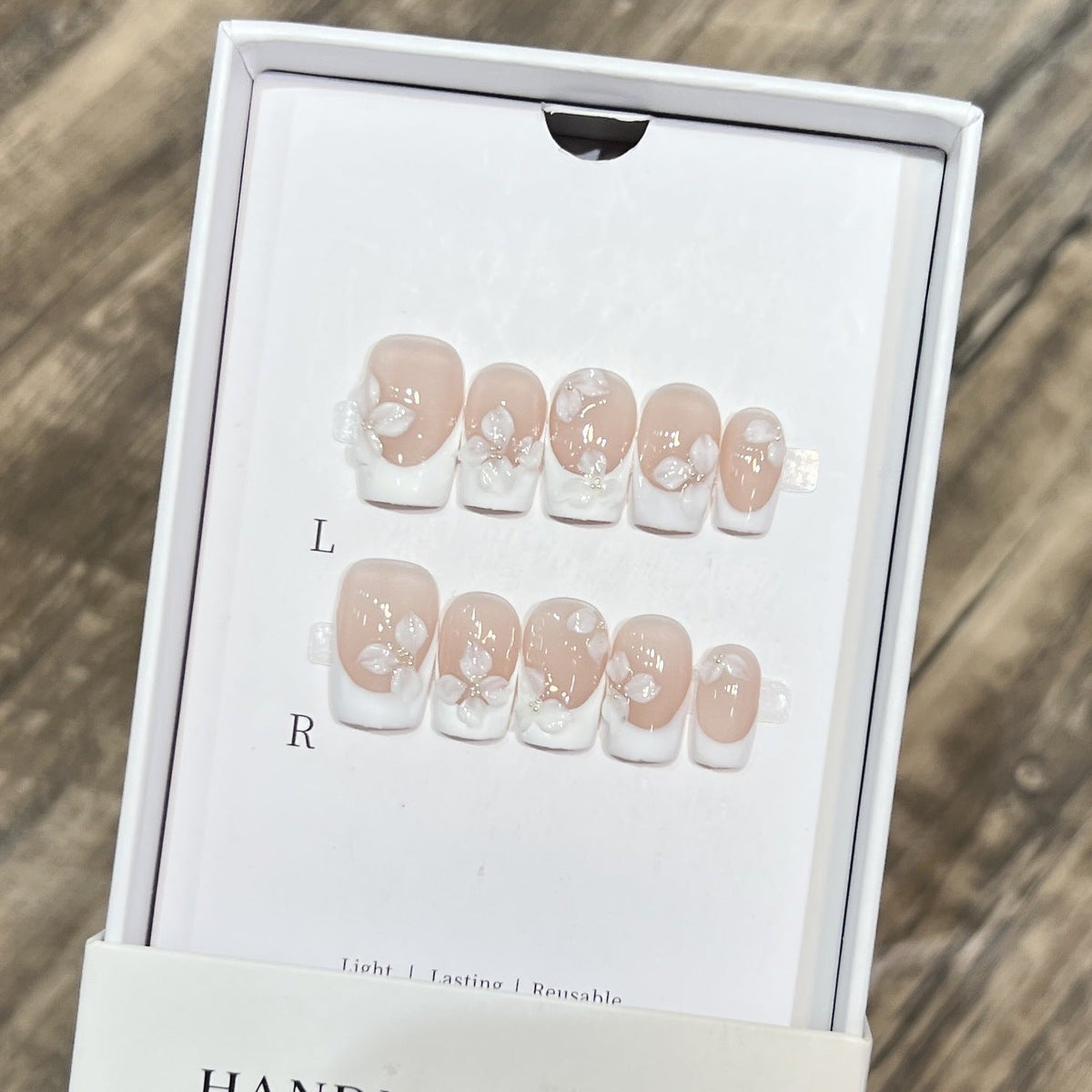 Elegant Floral Design Press-On Nails — product view 2