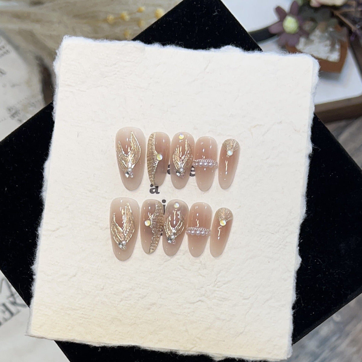 Glamorous Decorative Nail Set — product view 5