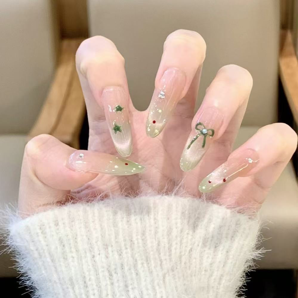Artistic Holiday-Themed Press-On Nail Extensions — product view 3