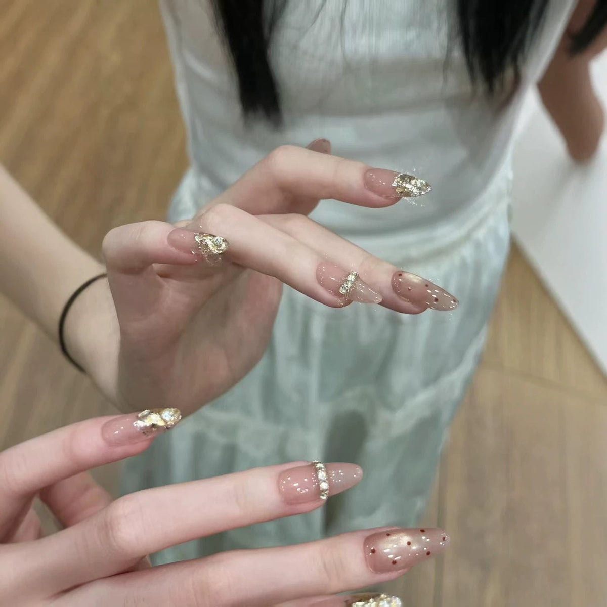 Decorative Press-On Nail Design Set — product view 2