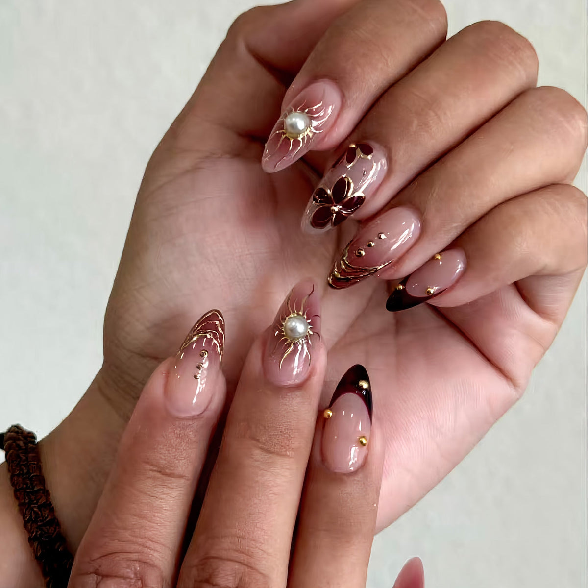 Artistic Elegance Press-On Nail Set — product view 1