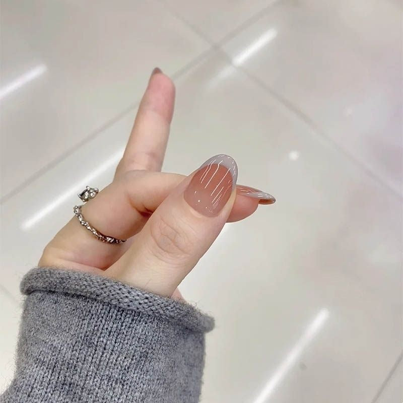 Elegant Press-On Nail Art Set — product view 4