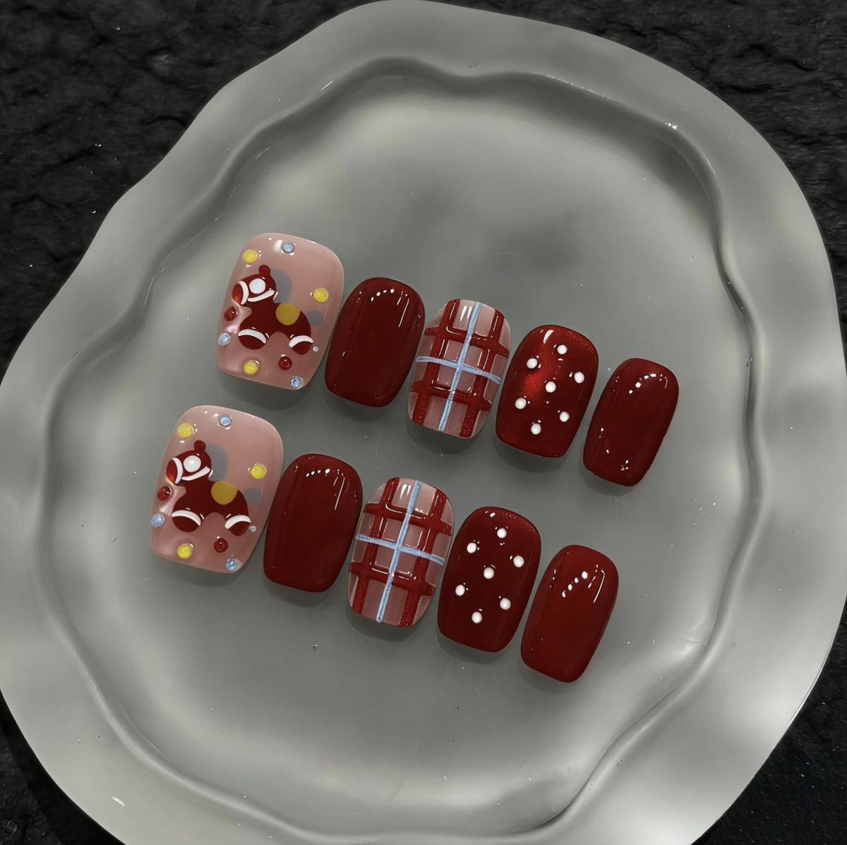 Artistic Press-On Nail Set with Unique Patterns — product view 3