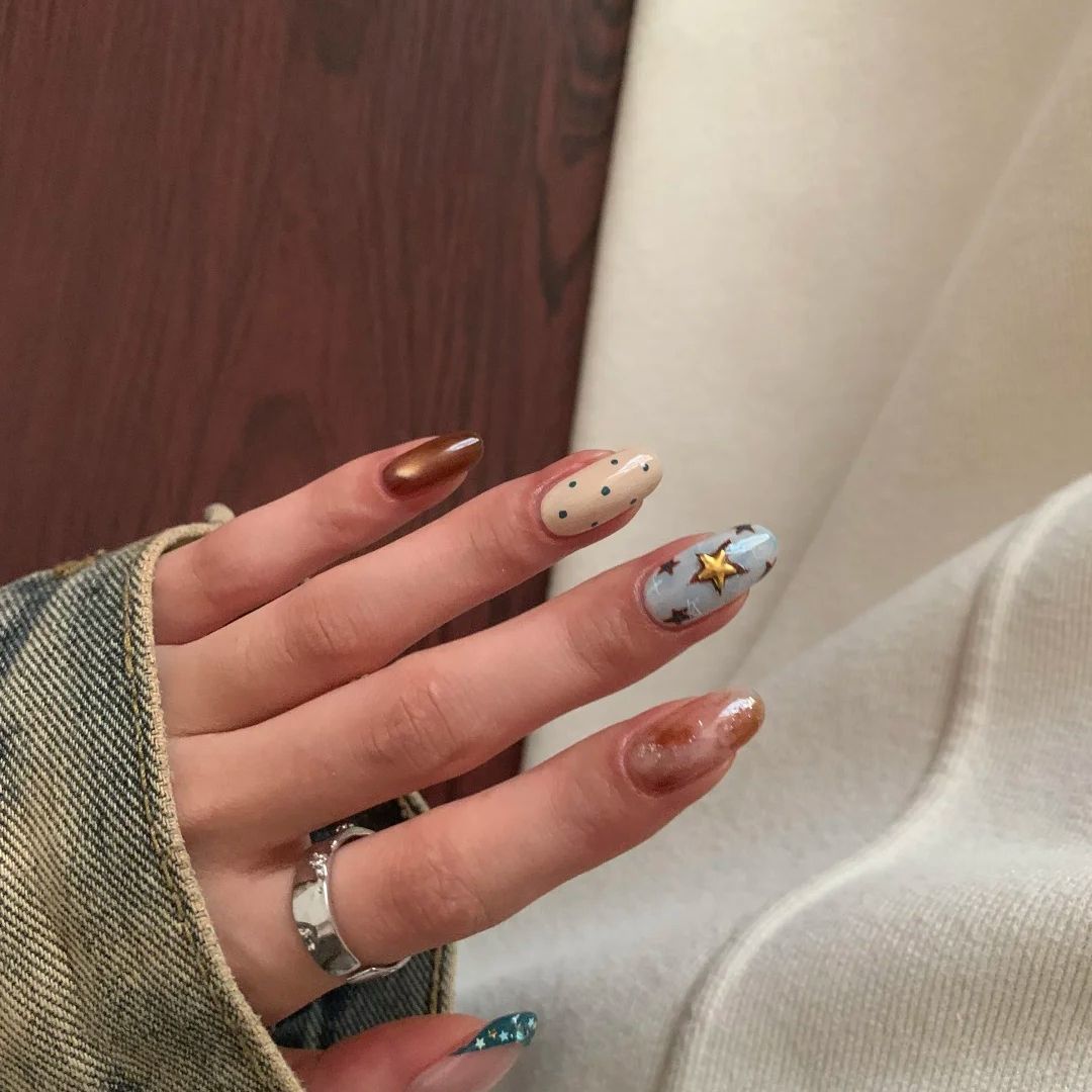 Artistic Multi-Design Nail Art Extensions — product view 3