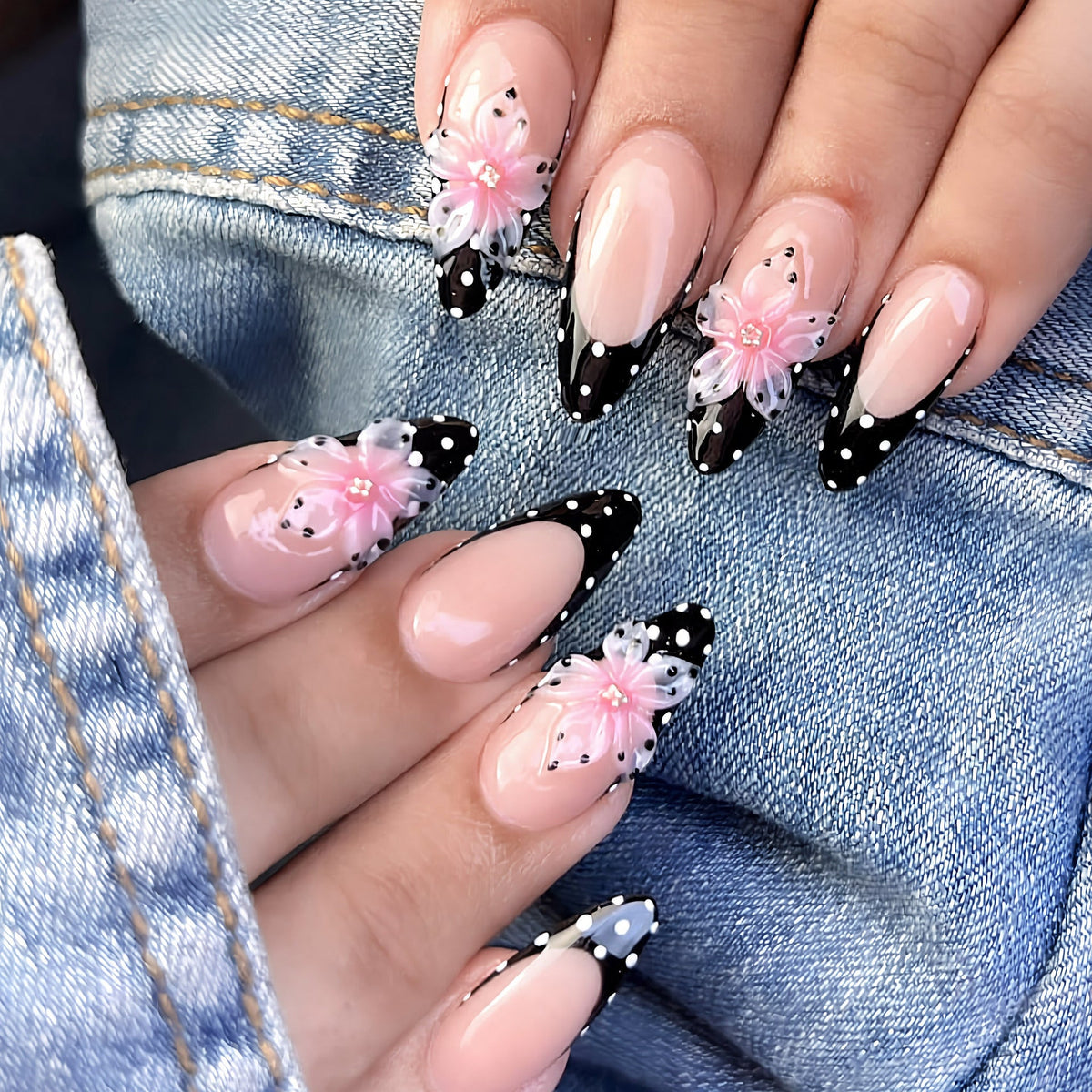 Artistic Floral Accent Press-On Nail Art — product view 1
