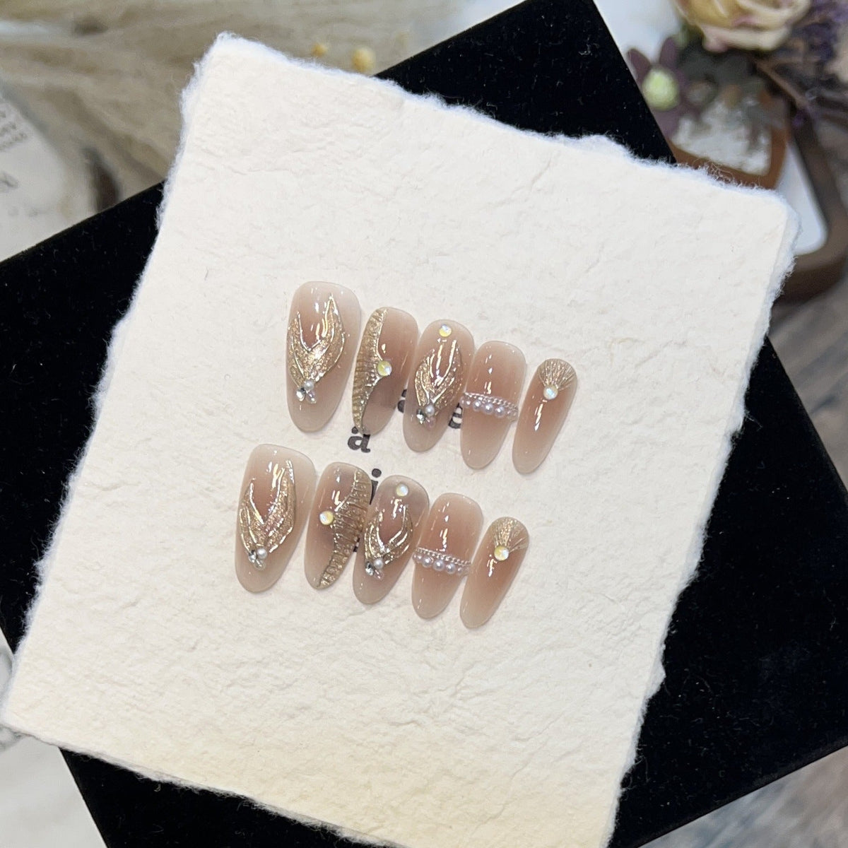 Glamorous Decorative Nail Set — product view 3