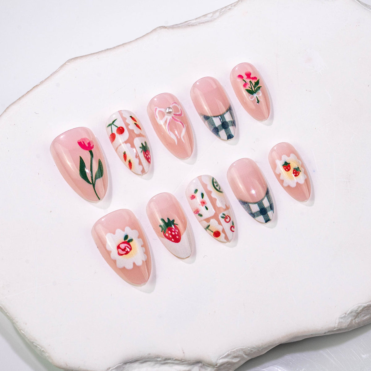 Artistic Floral Acrylic Nail Set — product view 3