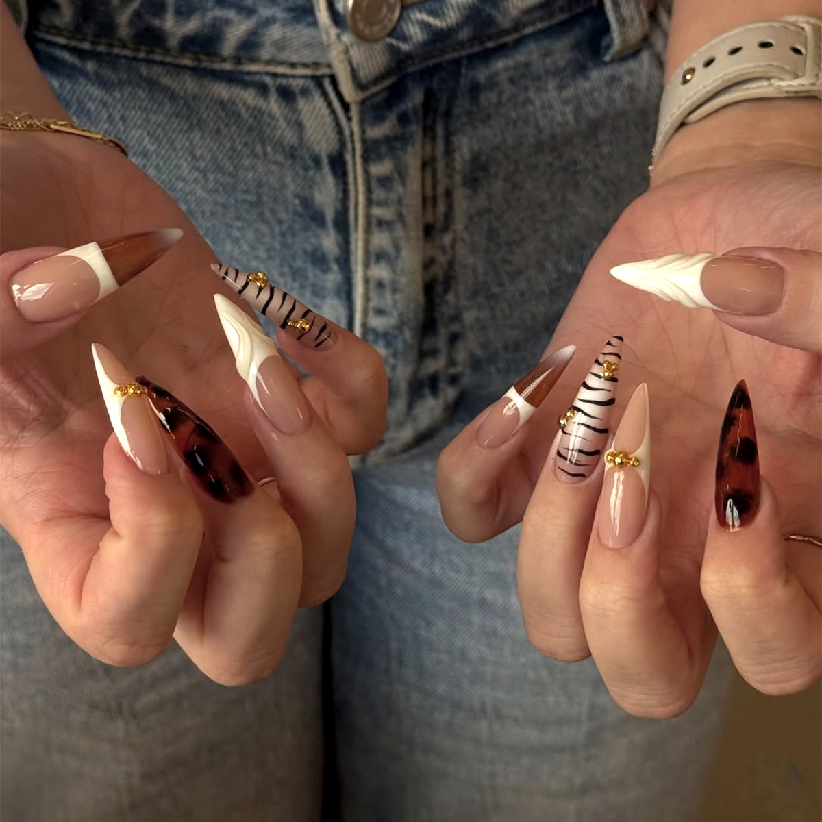 Artistic Press-On Nail Extensions — product view 2