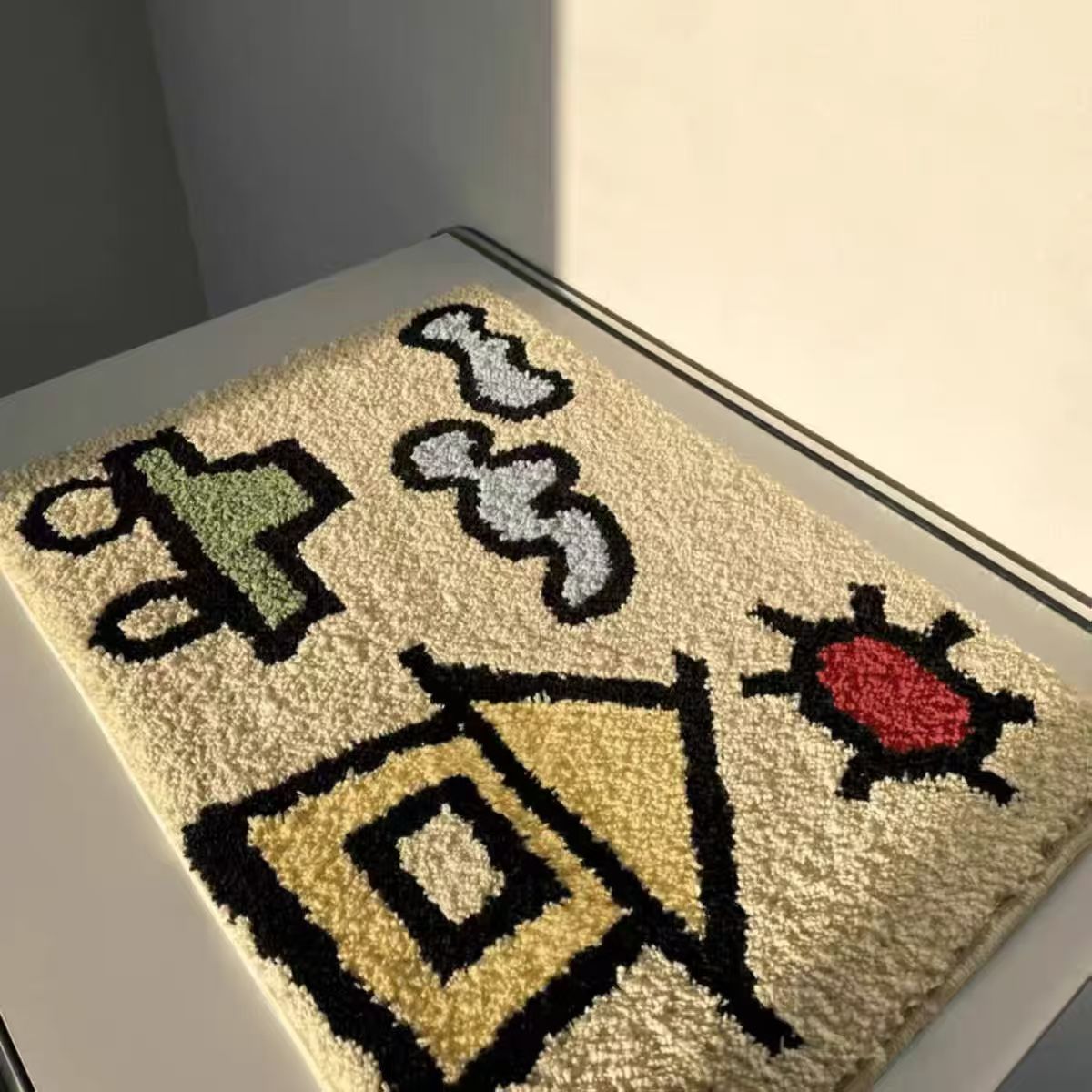 Decorative House-Shaped Bath Mat Bowlift — product view 2