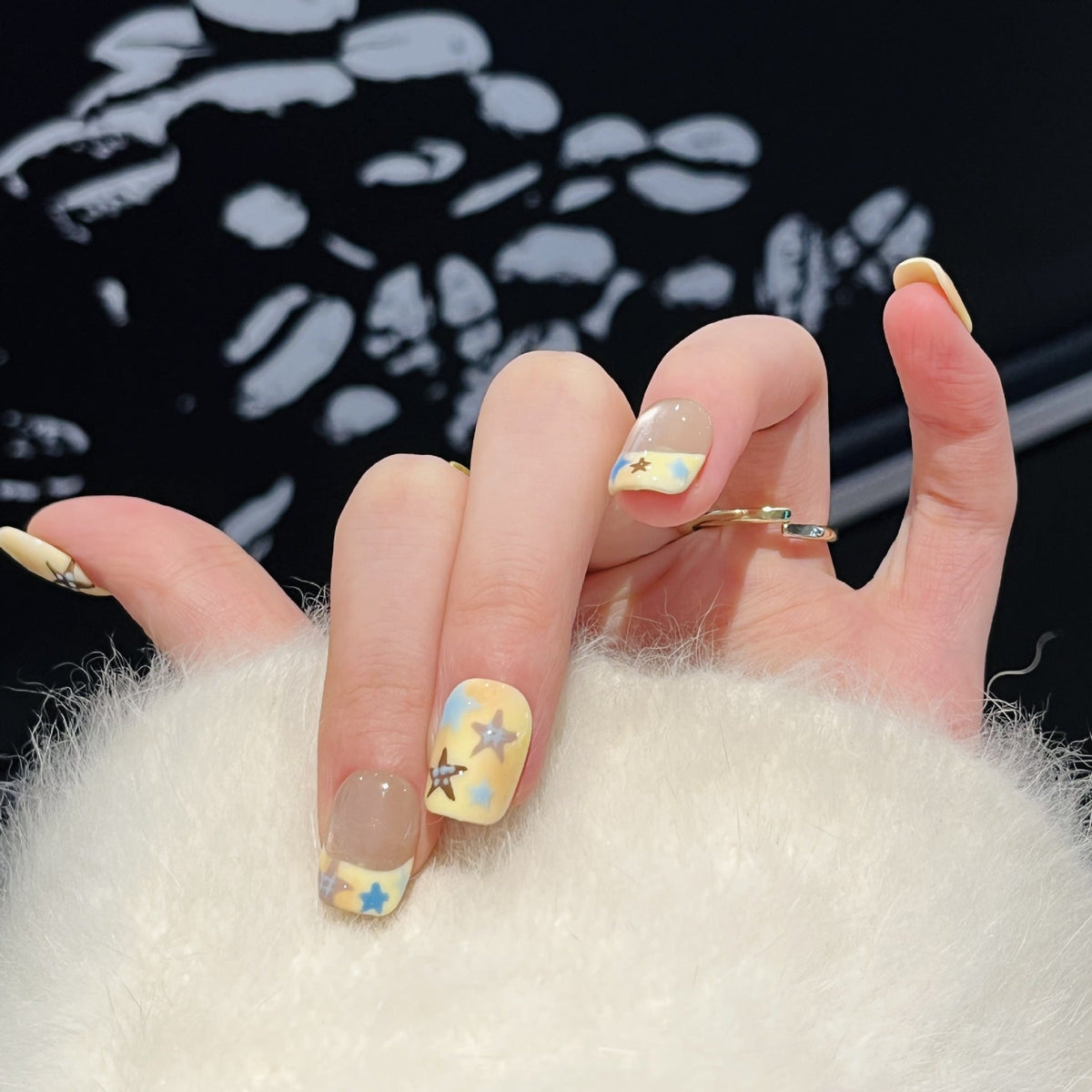 Artistic Star-Patterned Press-On Nails — product view 4