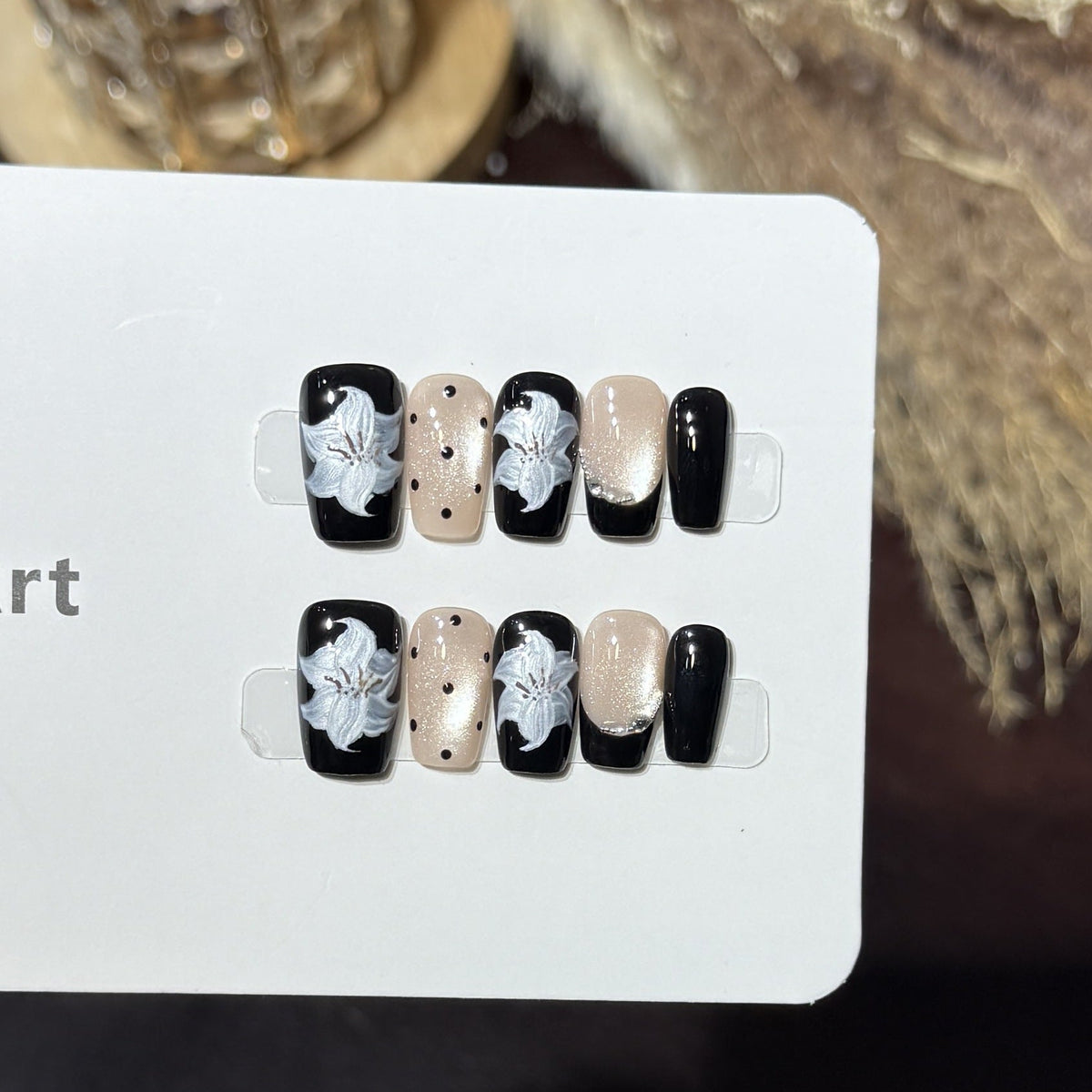 Elegant Floral Press-On Nails Kit — product view 1