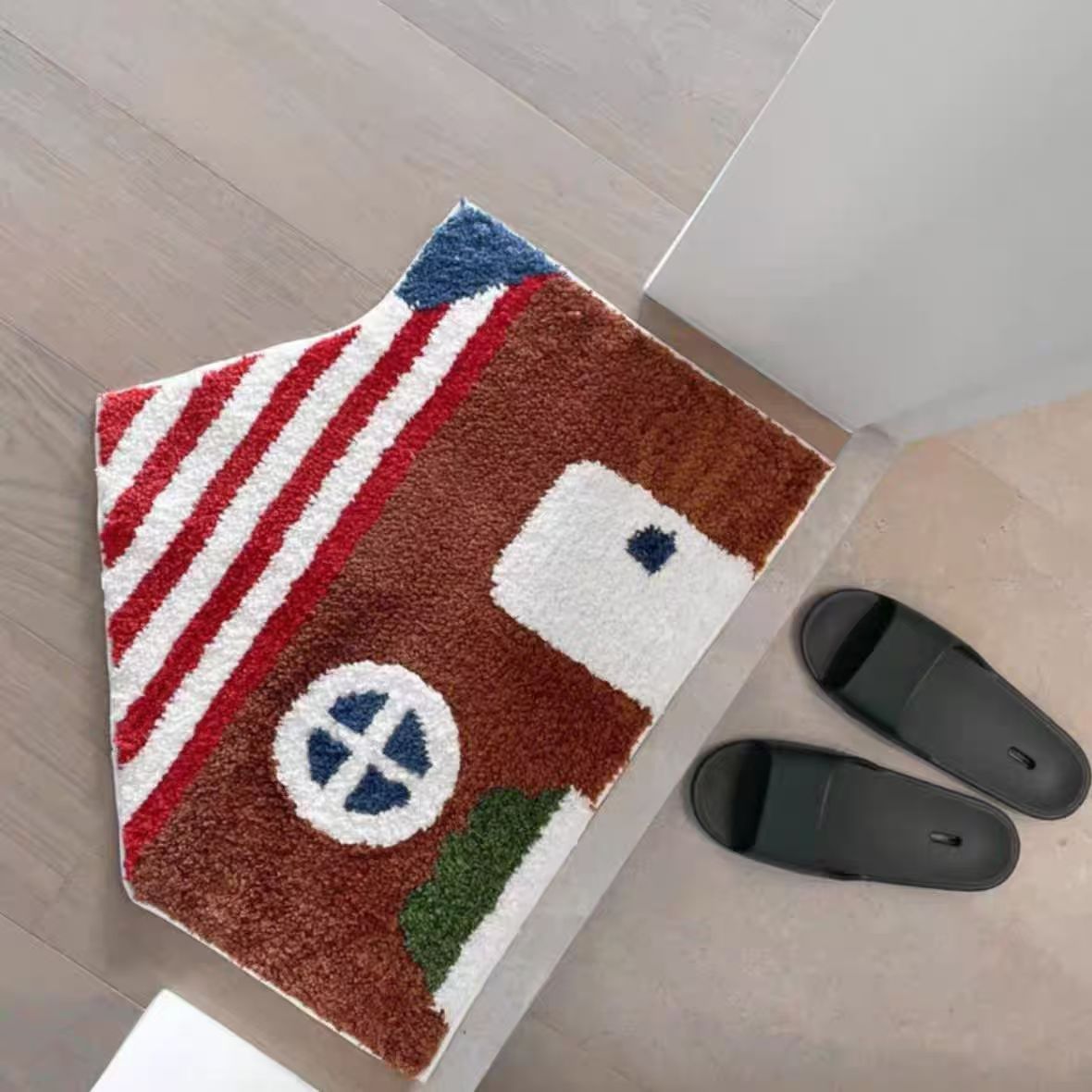 Decorative House-Shaped Bath Mat Bowlift — product view 7