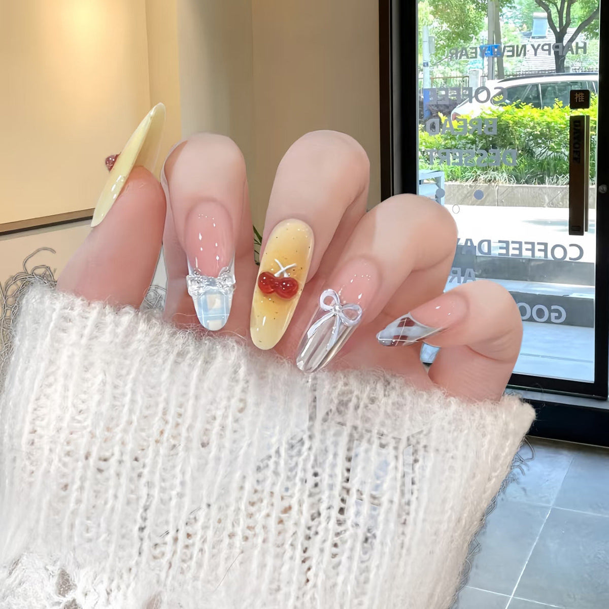 Creative Themed Press-On Nail Art Set — product view 1