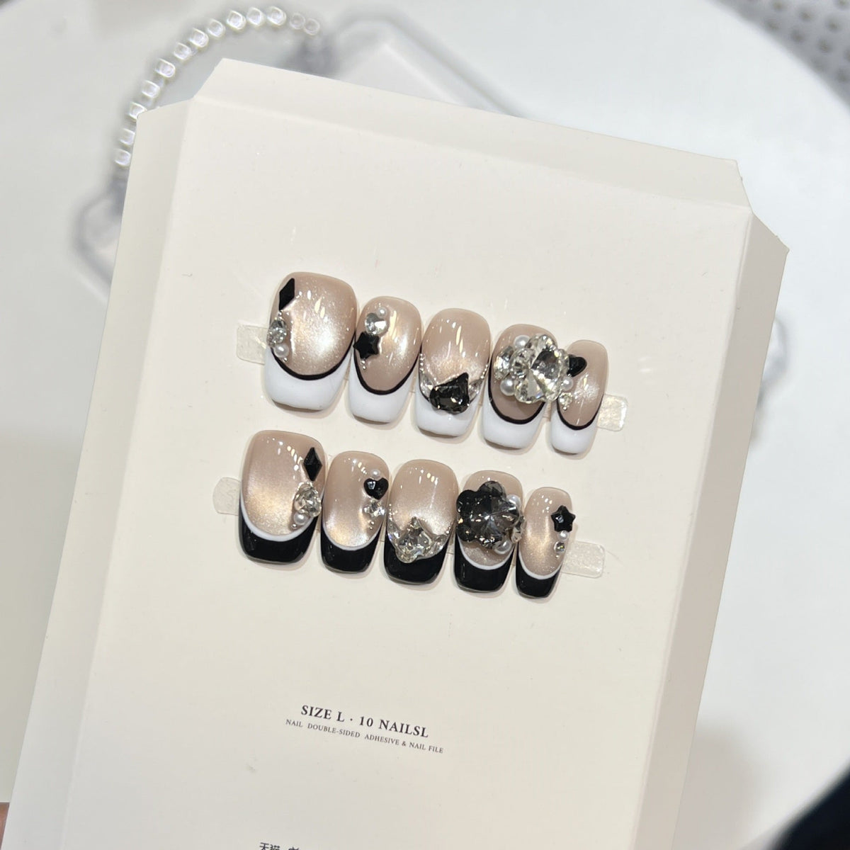 Artistic Press-On Nail Design Set — product view 3