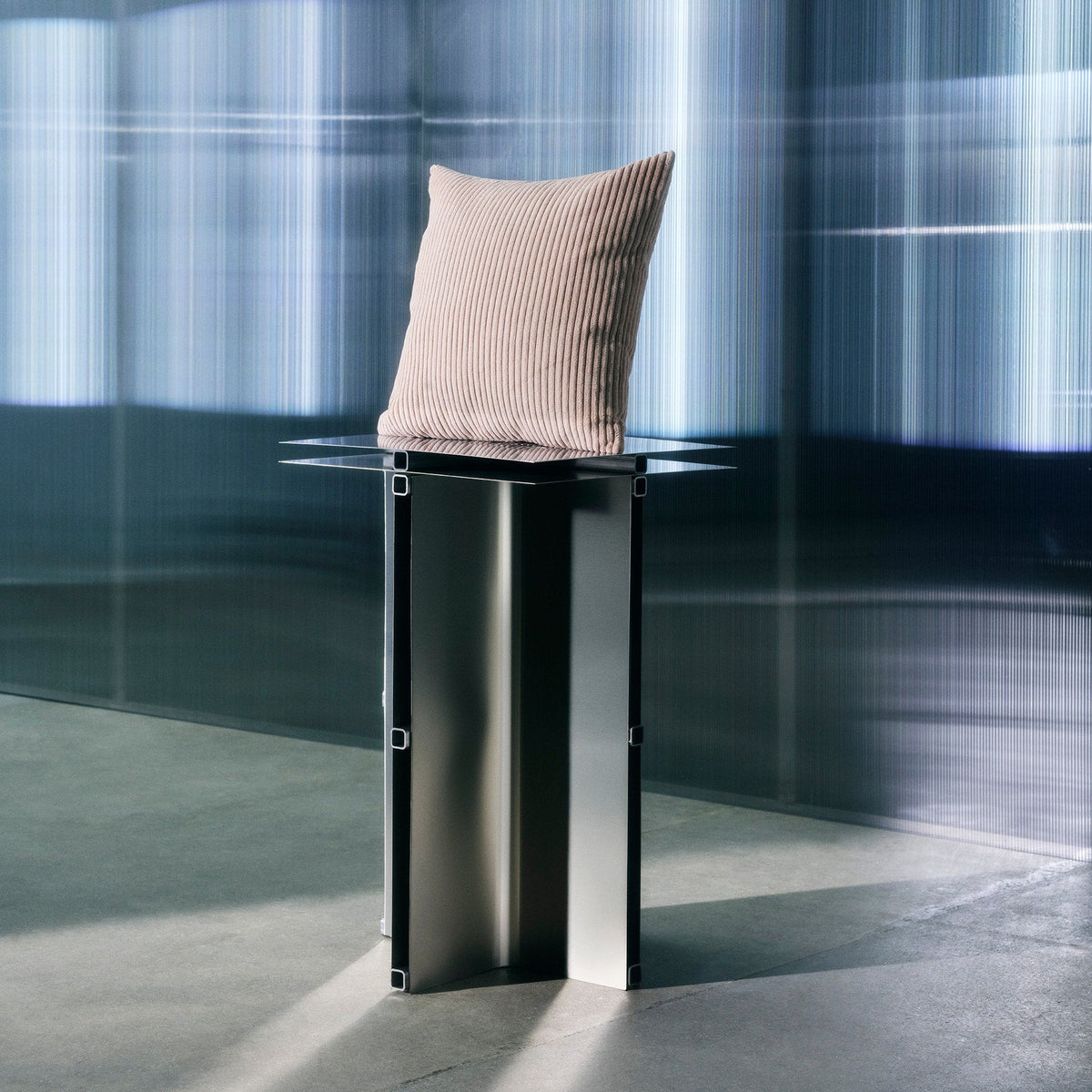 MARIKO 20x20 — product view 4