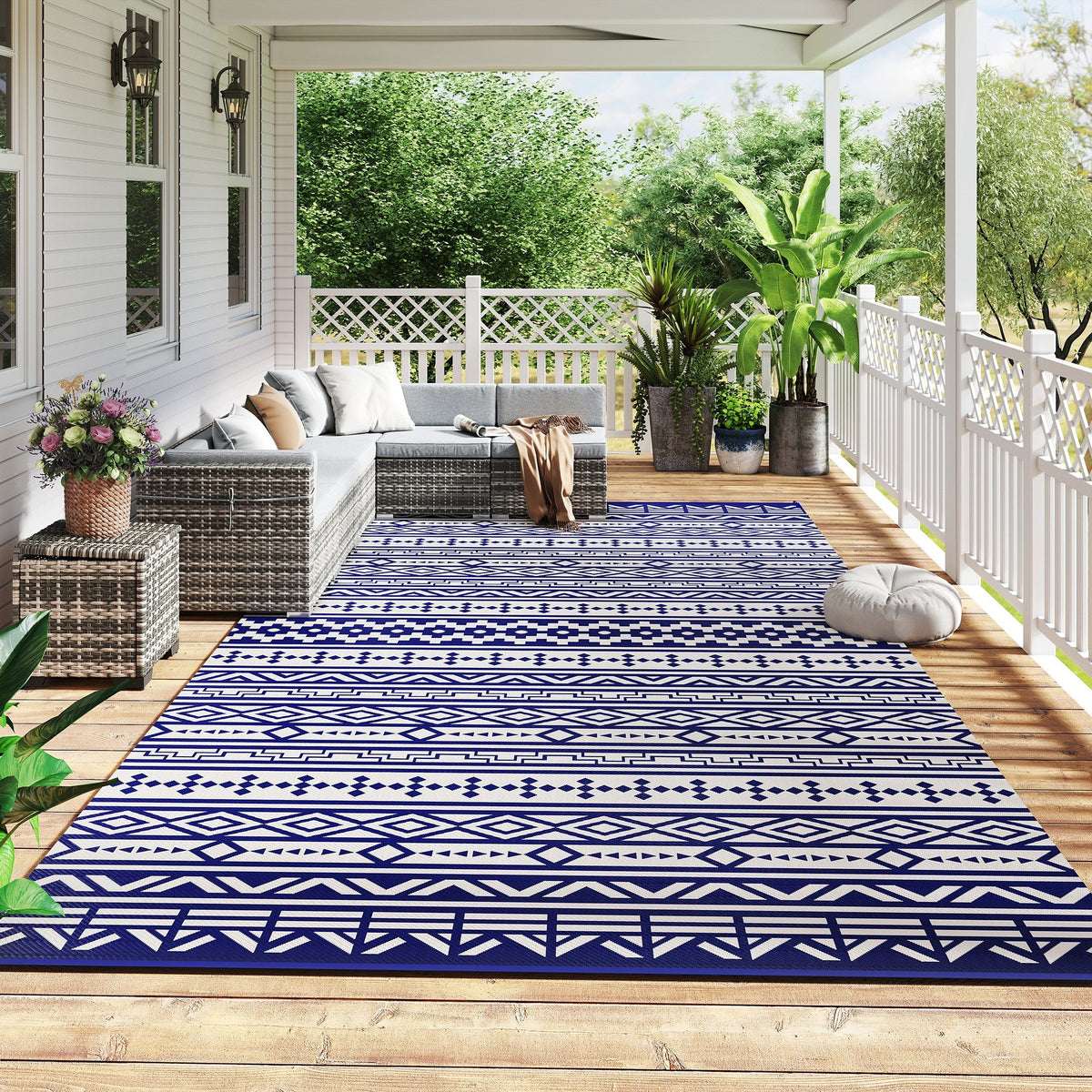 9' x 18' Reversible Outdoor Rug, Blue White Geometric — product view 3