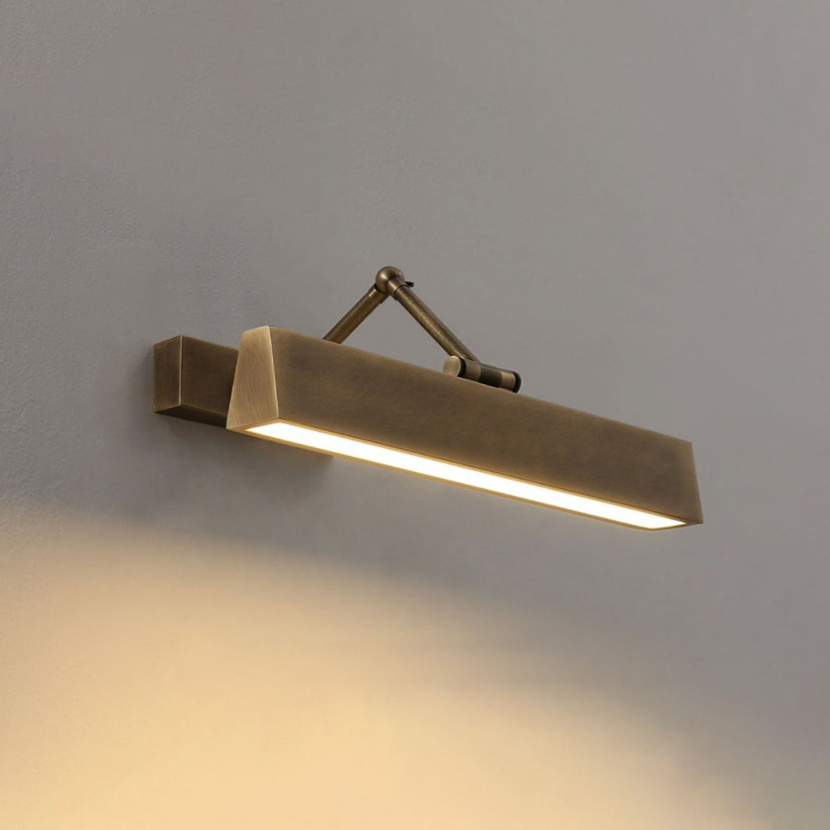 Wynstone Adjustable Vanity Light — product view 4