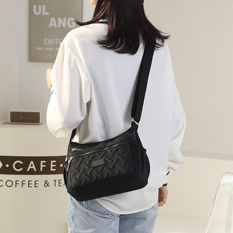 LoungeYard | Elegant with functionality with the luxury shoulder bag — product view 5