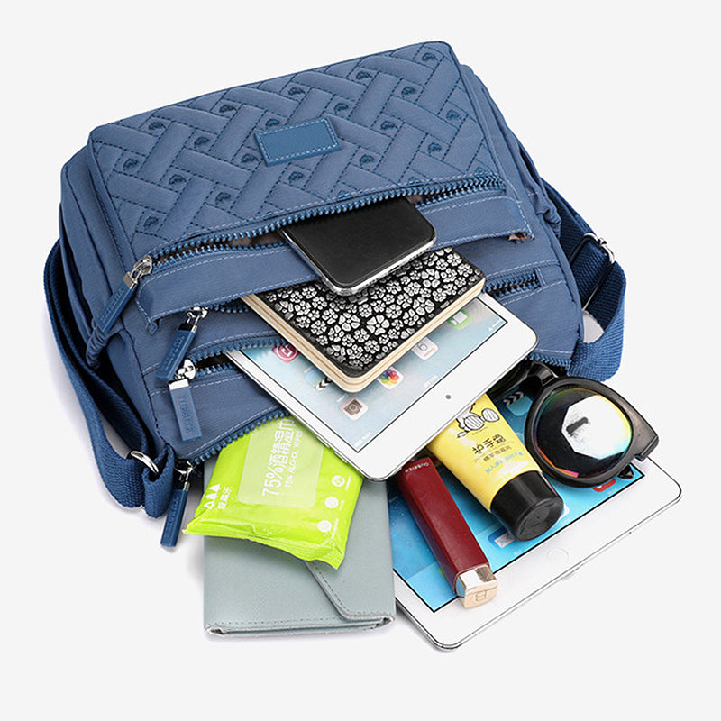 LoungeYard | Elegant with functionality with the luxury shoulder bag — product view 7