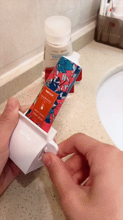 LoungeYard | Lazy Toothpaste Squeezer — product view 2