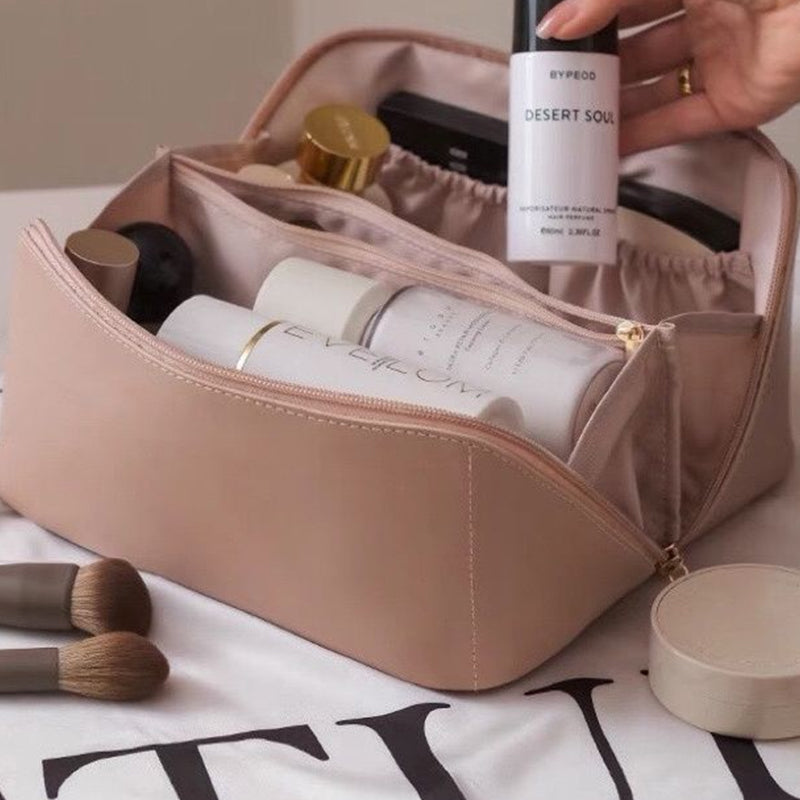 Portable travel cosmetic bag made of PU | LoungeYard — product view 7