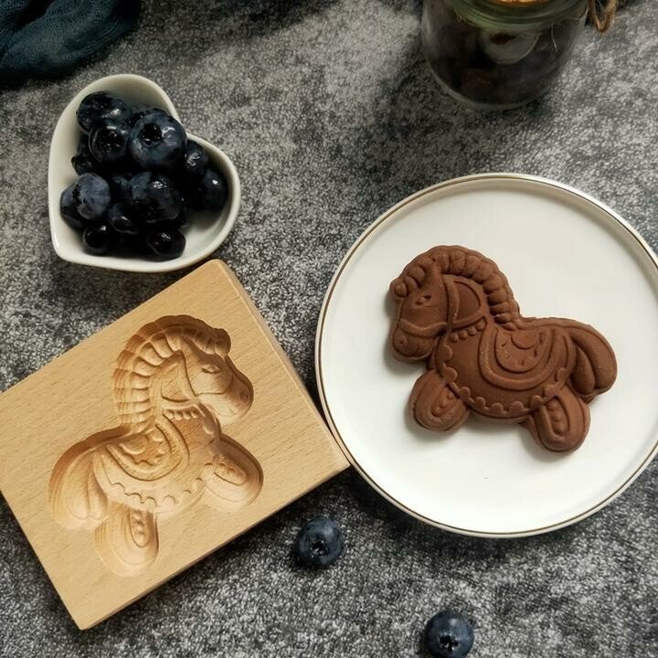 LoungeYard | Gingerbread Cookie Mold — product view 7