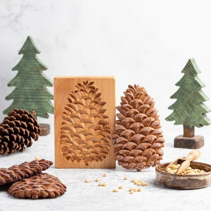 LoungeYard | Gingerbread Cookie Mold — product view 1