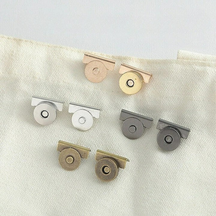 LoungeYard | Metal seamless magnetic buckle — product view 1