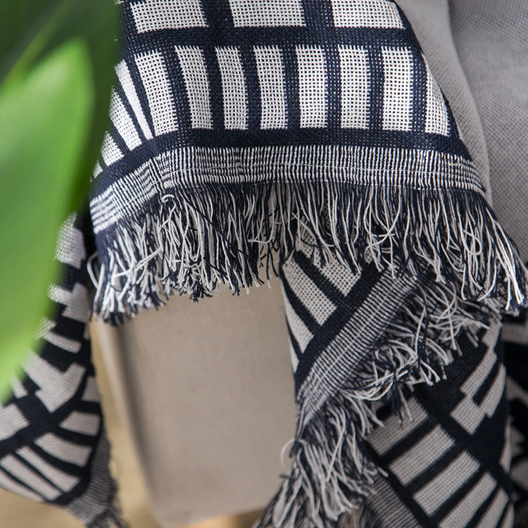 Decorative Geometric Throw Blanket — product view 4
