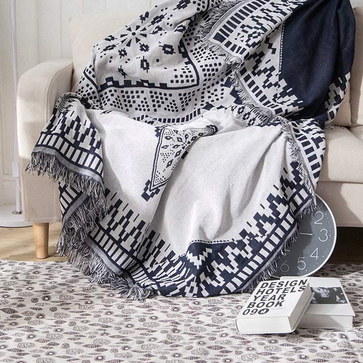 Decorative Geometric Throw Blanket — product view 3