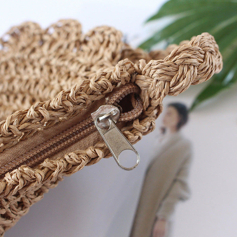 Handmade Straw Bag LoungeYard — product view 3
