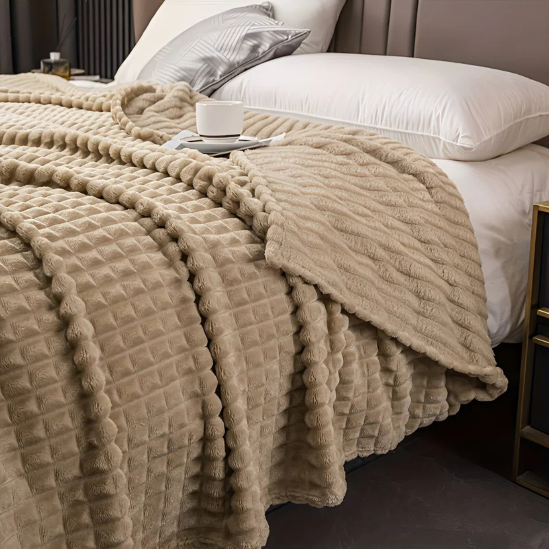 LoungeYard | Ultra Soft Fleece Blanket — product view 4